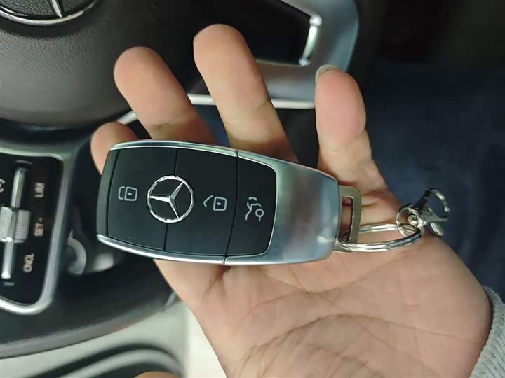 Фото 9 - Mercedes-Benz GLC-Class