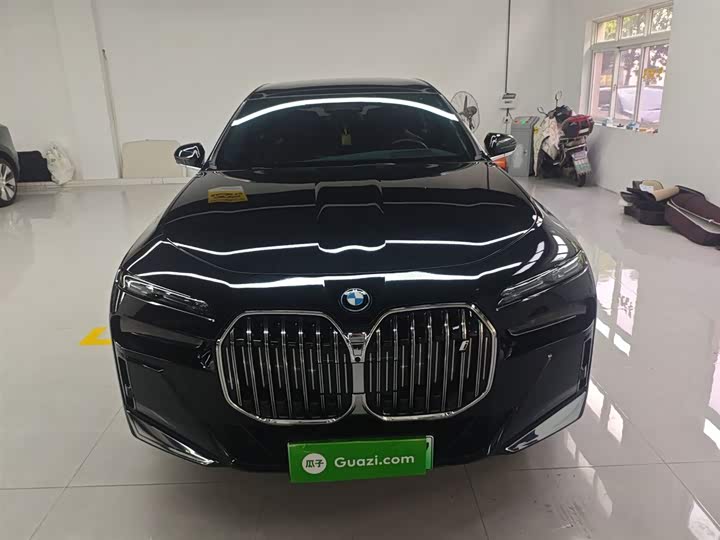BMW i7 2023 2023款 eDrive50L 尊享M运动套装