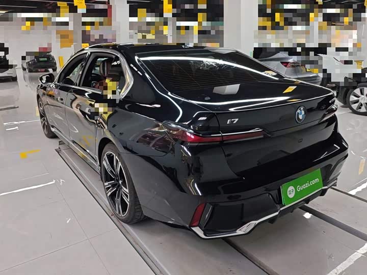 BMW i7 2023 2023款 eDrive50L 尊享M运动套装