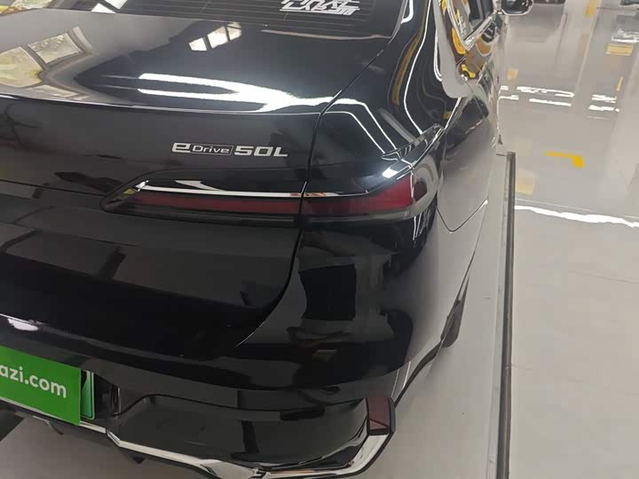 BMW i7 2023 2023款 eDrive50L 尊享M运动套装