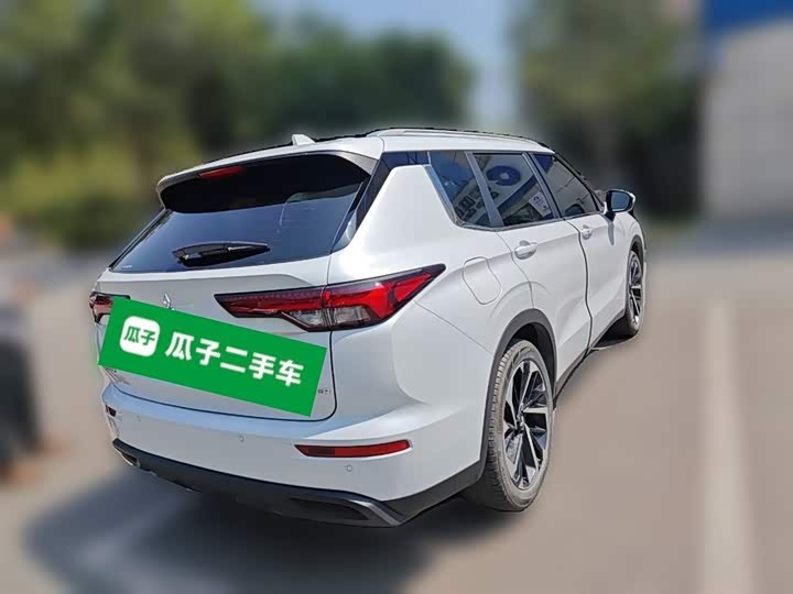 Mitsubishi Outlander 2023 2023款 1.5T CVT两驱尊享版 5座