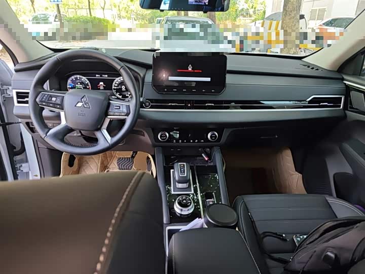 Mitsubishi Outlander 2023 2023款 1.5T CVT两驱尊享版 5座