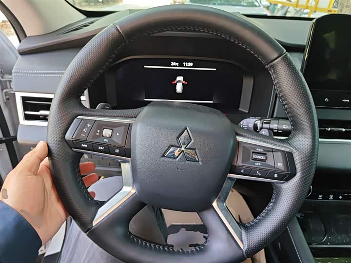 Mitsubishi Outlander 2023 2023款 1.5T CVT两驱尊享版 5座