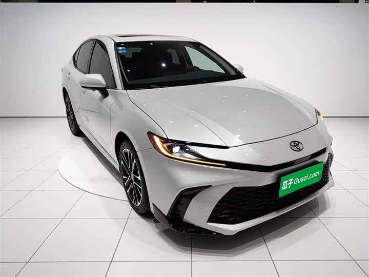 Toyota Camry 2026 2026款 双擎 2.0HSE 运动Lite版