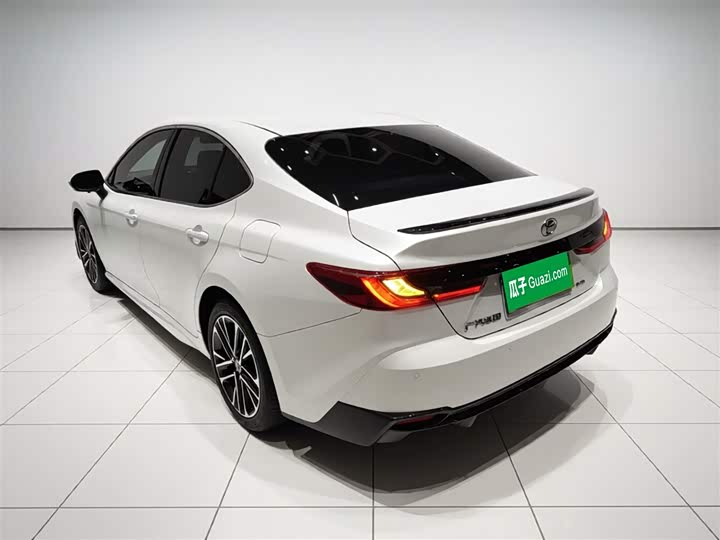 Toyota Camry 2026 2026款 双擎 2.0HSE 运动Lite版