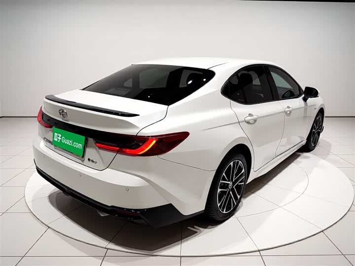 Toyota Camry 2026 2026款 双擎 2.0HSE 运动Lite版