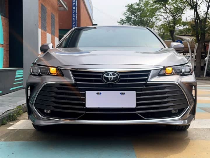 Фото 6 - Toyota Avalon