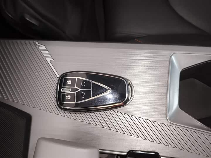 Фото 9 - Changan Oshan Z6
