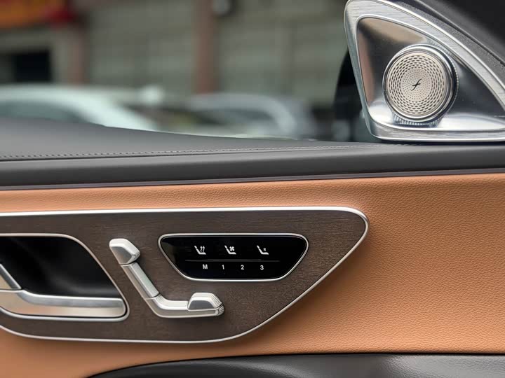 Mercedes-Benz E-Class 2026 2026款 E 300 L 豪华型