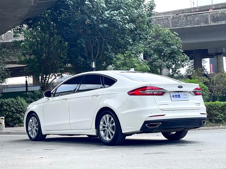 Фото 7 - Ford Mondeo