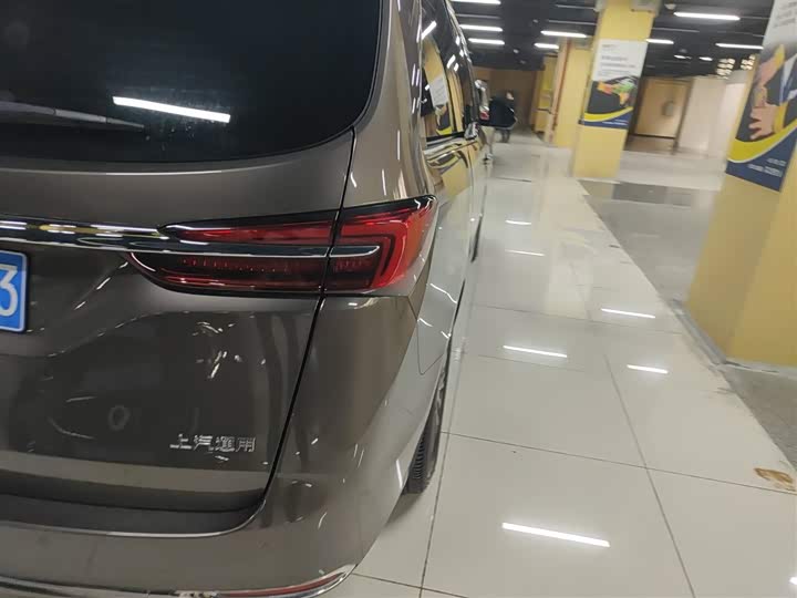 Фото 8 - Buick GL8 ES