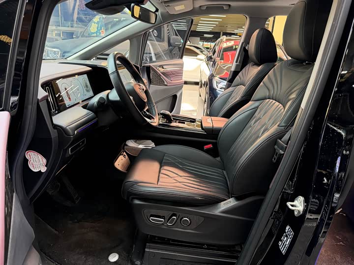 Фото 6 - GAC Trumpchi M8