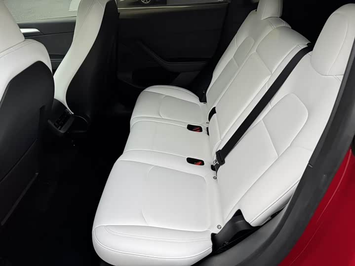 Zdjęcie 5 - Tesla Model Y