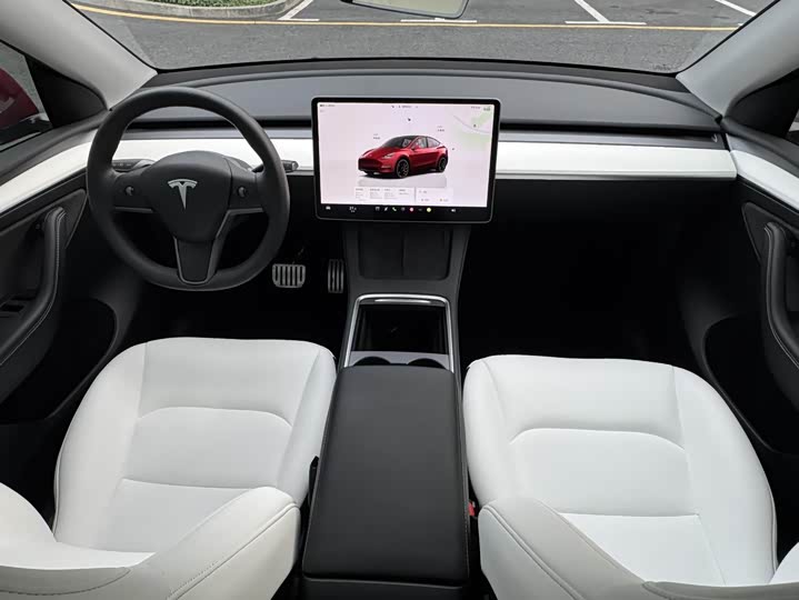 Zdjęcie 8 - Tesla Model Y