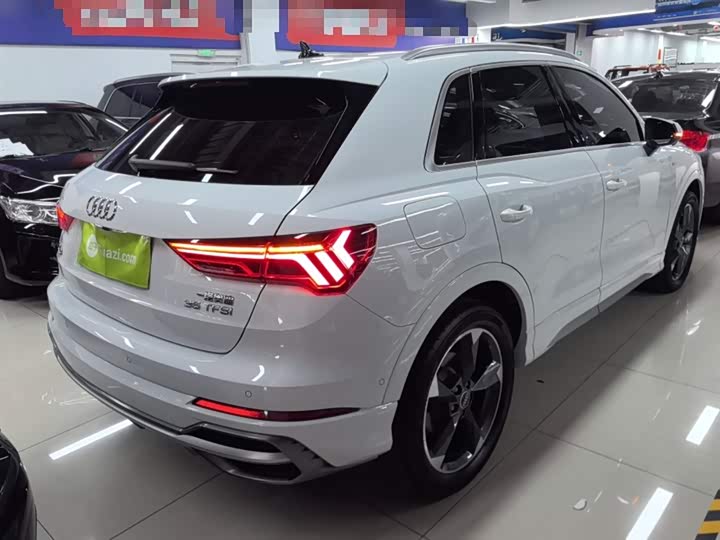 Photo 7 - Audi Q3