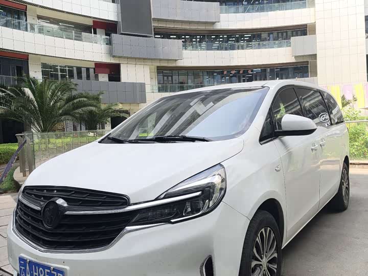 Фото 1 - Buick GL8 ES