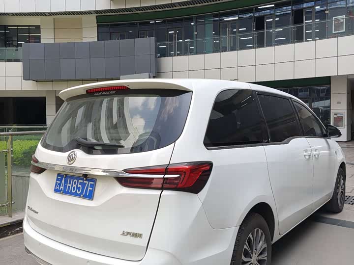 Фото 5 - Buick GL8 ES