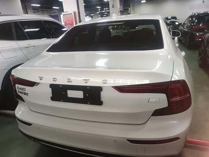 Volvo S60 Hybrid 2021 2021款 T8 E驱混动 四驱智逸豪华版