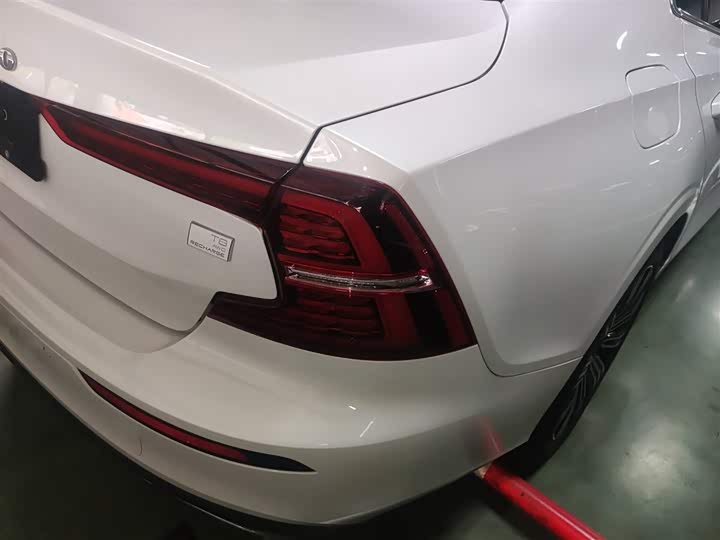 Volvo S60 Hybrid 2021 2021款 T8 E驱混动 四驱智逸豪华版