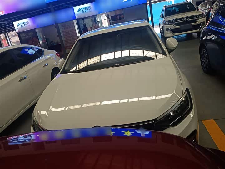 Фото 3 - Volkswagen Lavida