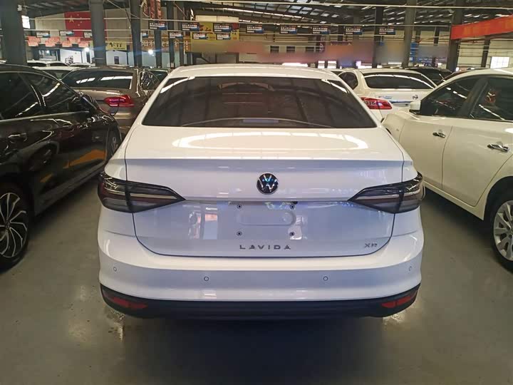 Фото 6 - Volkswagen Lavida
