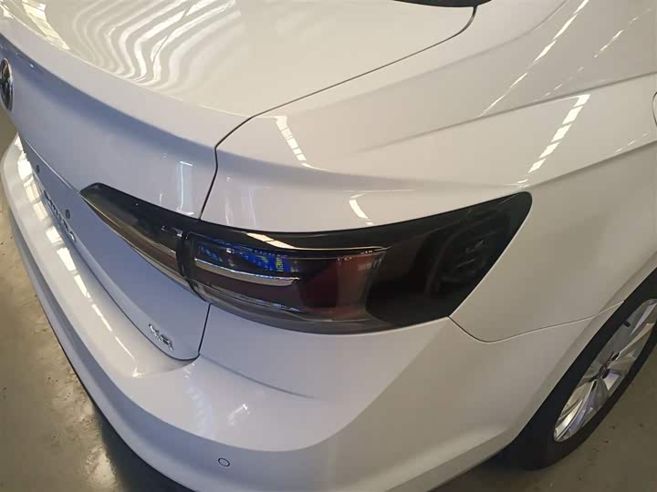 Фото 8 - Volkswagen Lavida