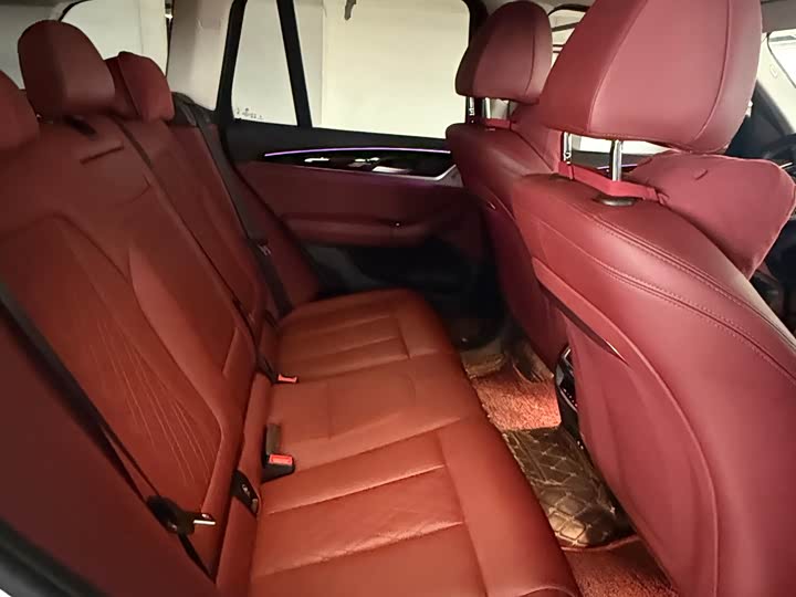 Фото 8 - BMW iX3