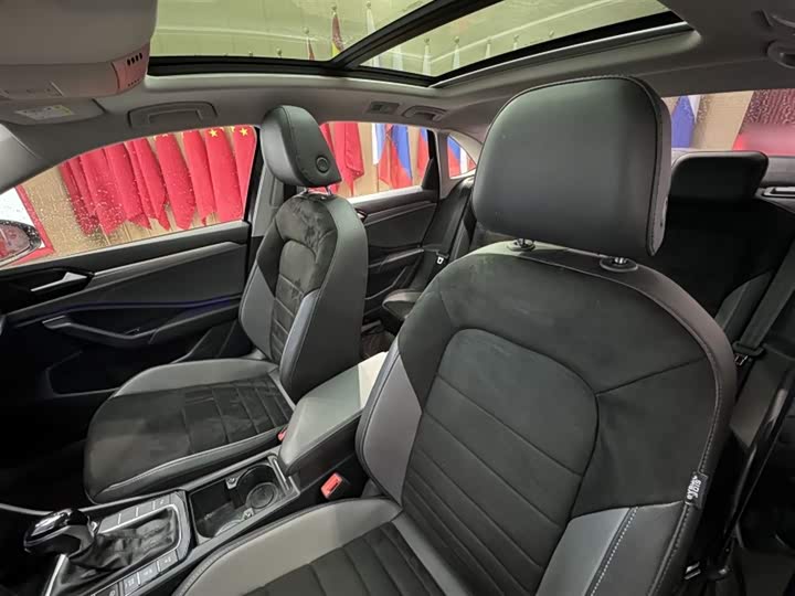 Photo 4 - Volkswagen Sagitar L