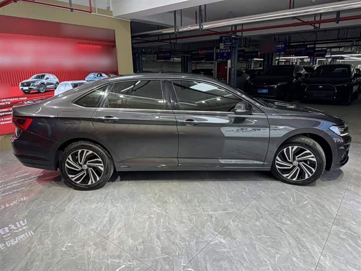 Photo 9 - Volkswagen Sagitar L