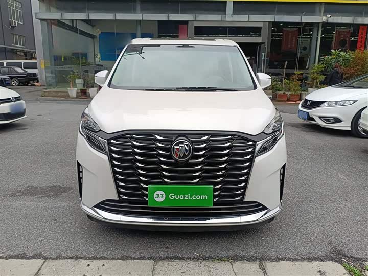 Photo 3 - Buick GL8 ES
