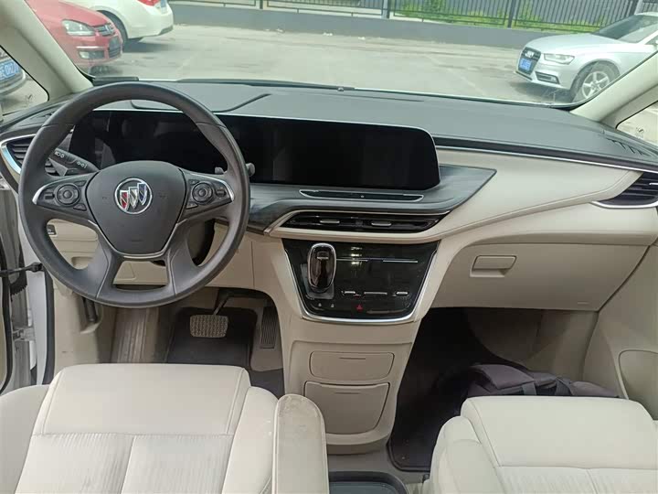 Photo 6 - Buick GL8 ES