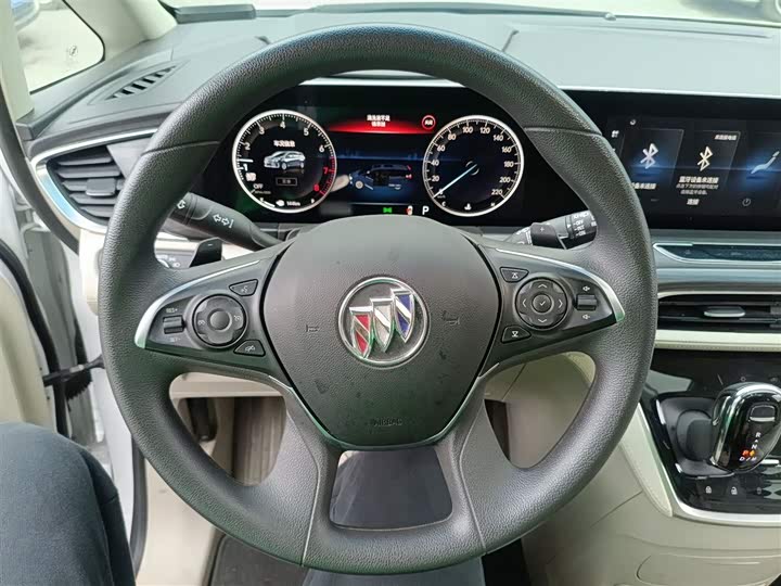 Photo 7 - Buick GL8 ES
