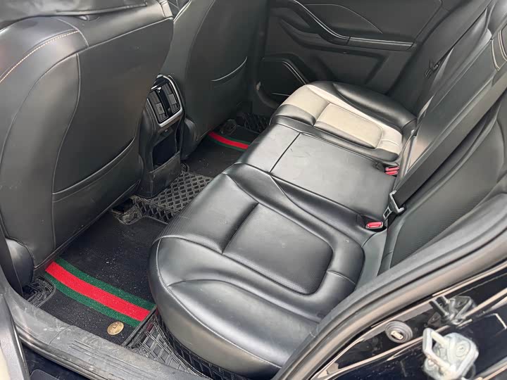 Bestune B70 2023 2023款 第三代 1.5T 自动乐享型70周年纪念版