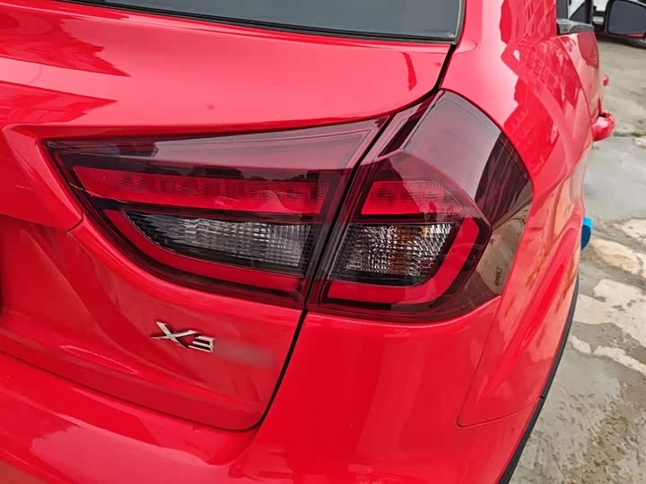 Geely Vision X3 2021 2021款 PRO 1.5L CVT尊贵型