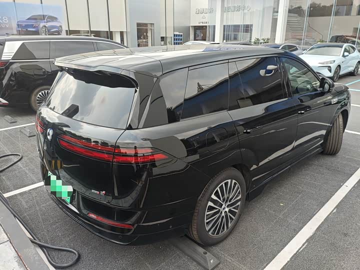 2025 Denza N8L