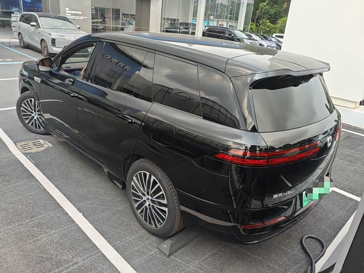 2025 Denza N8L