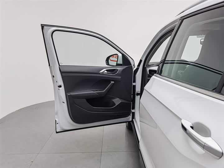 Volkswagen T-Cross 2023 2023款 300TSI DSG舒适版