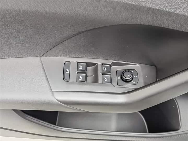 Volkswagen T-Cross 2023 2023款 300TSI DSG舒适版