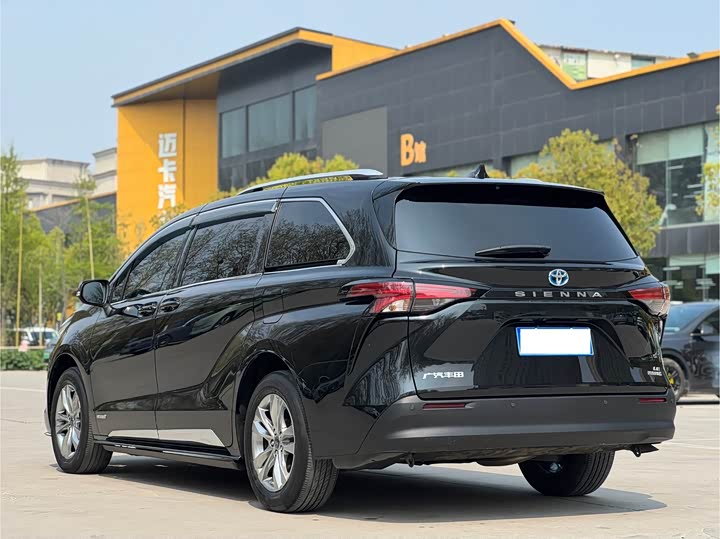 Фото 6 - Toyota Sienna