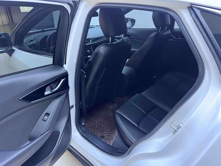 Mazda CX-4 2021 2021款 2.0L 自动两驱蓝天探索版