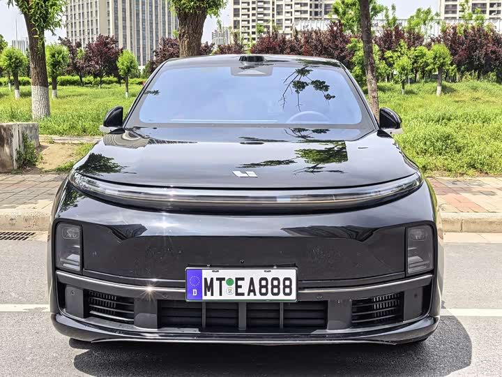 2025 LiXiang L7