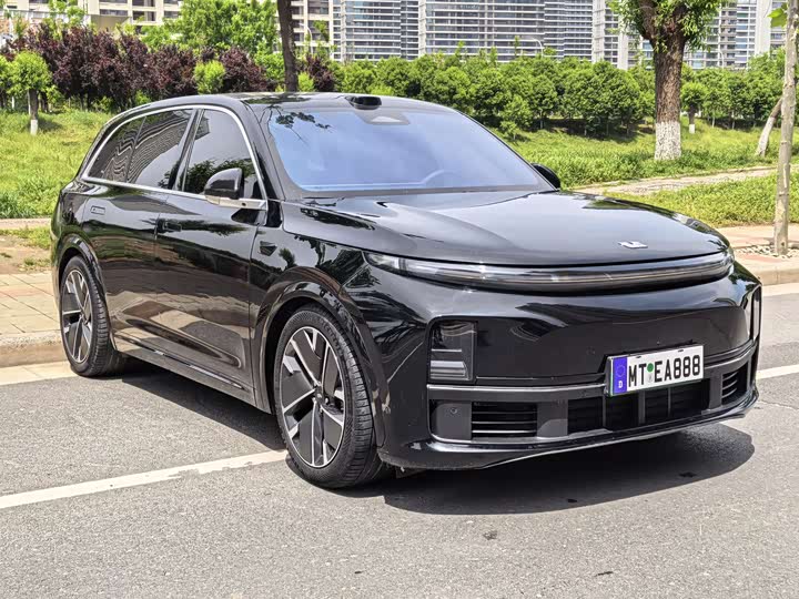 2025 LiXiang L7