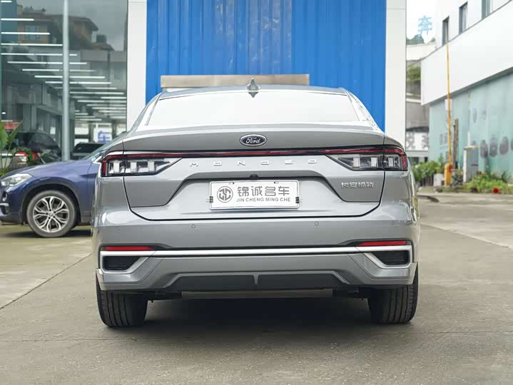 Ford Mondeo 2025 2025款 2.0T EcoBoost 豪华型