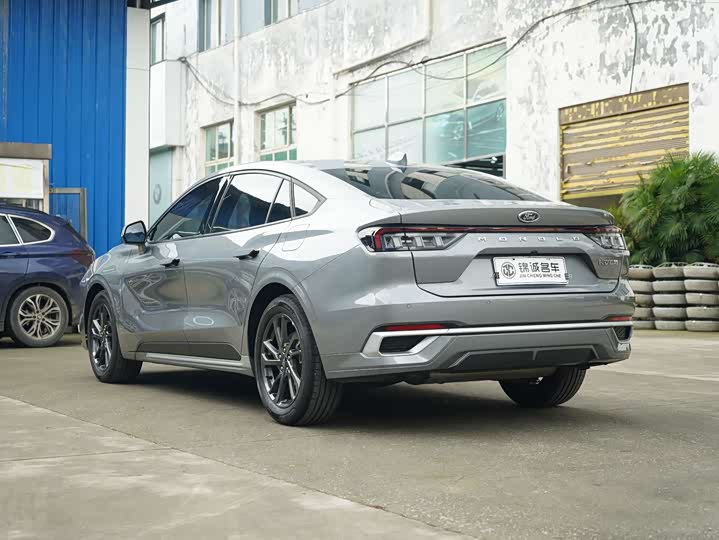 Ford Mondeo 2025 2025款 2.0T EcoBoost 豪华型