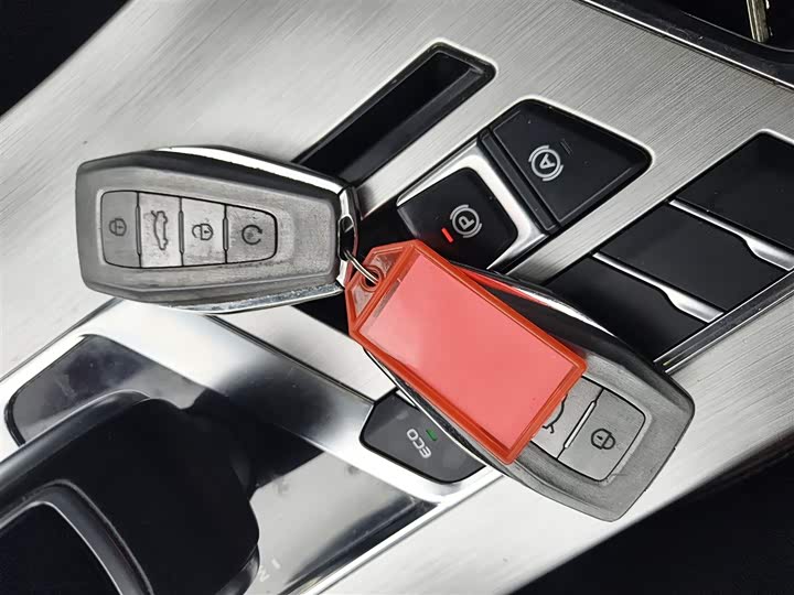 Geely Coolray 2020 2020款 PRO 260T DCT轻骑士 BSG