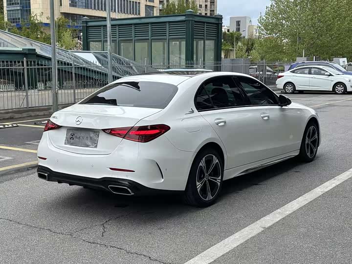 Zdjęcie 6 - Mercedes-Benz C-Class
