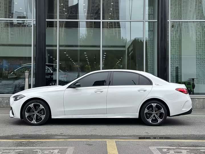 Zdjęcie 7 - Mercedes-Benz C-Class