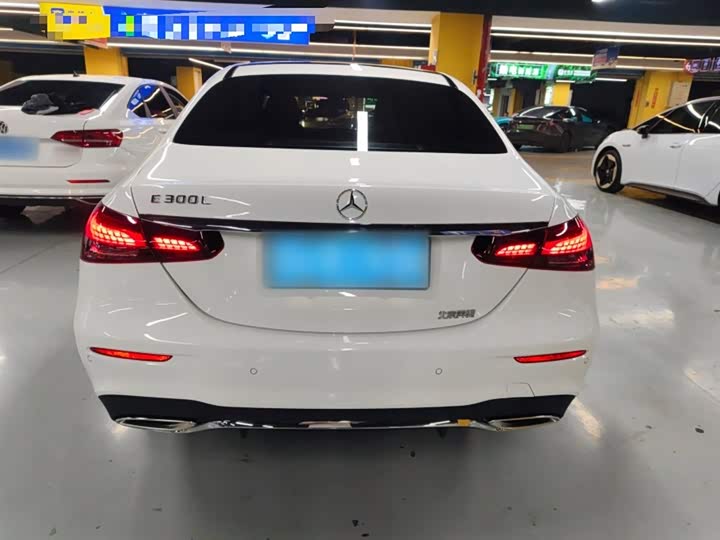 Фото 6 - Mercedes-Benz E-Class