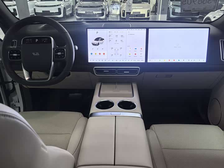 2025 LiXiang L7