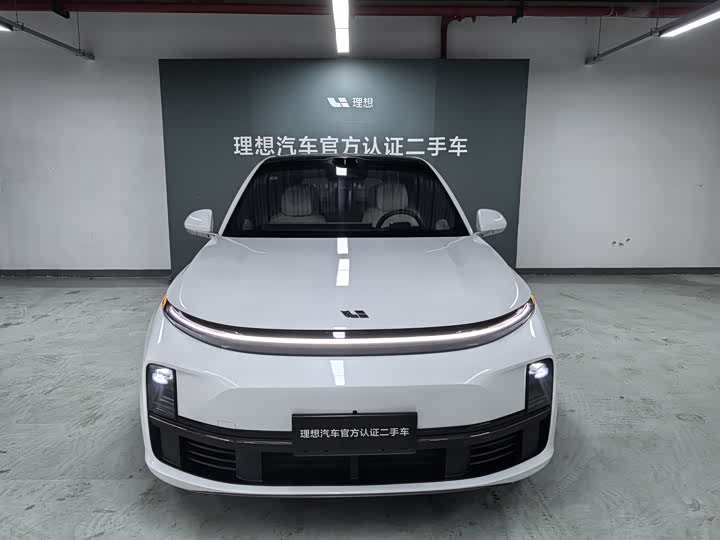 2025 LiXiang L7
